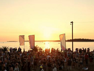 dimensions_festival_airport_transfer_1